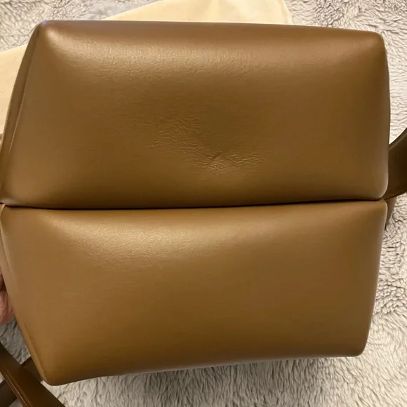 Acne Studios Tan Leather Shoulder Bag - Picture 8 of 9